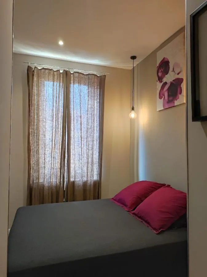 Alloggio in famiglia Chambres Supérieures privées, plein centre-ville de Nice - HUBERT