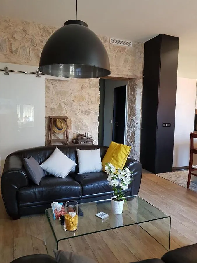 Chambres Supérieures privées, plein centre-ville de Nice - HUBERT 0*,