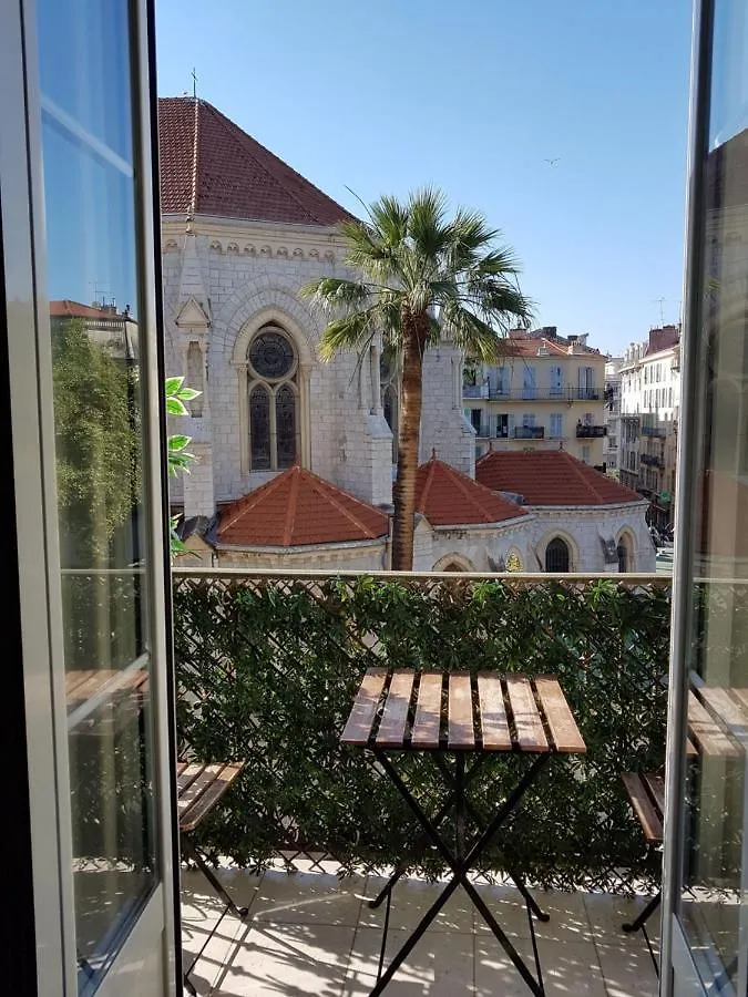 Chambres Supérieures privées, plein centre-ville de Nice - HUBERT 0*,