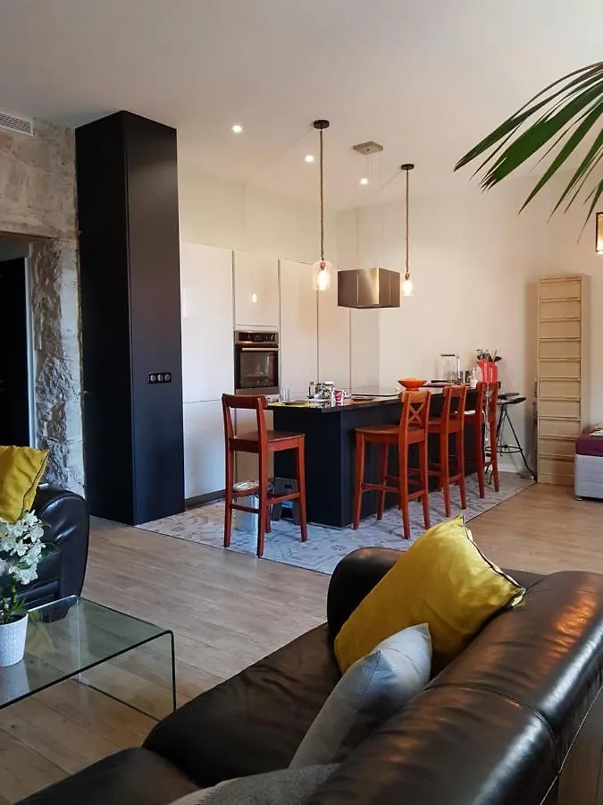 Chambres Supérieures privées, plein centre-ville de Nice - HUBERT 0*,  Francia