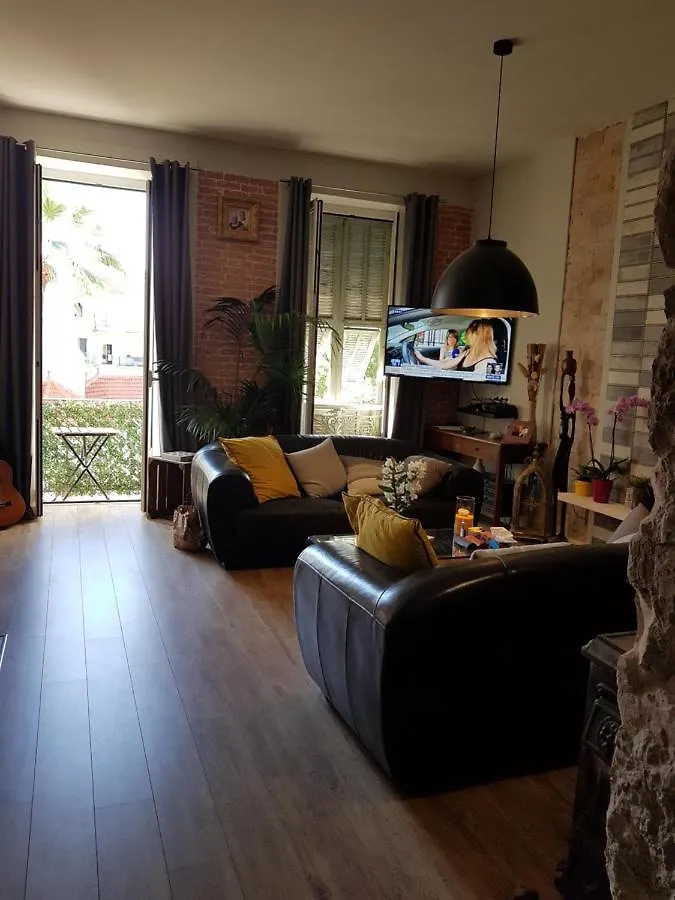 Chambres Supérieures privées, plein centre-ville de Nice - HUBERT Alloggio in famiglia