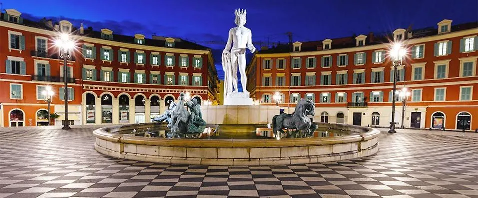 Alloggio in famiglia Chambres Supérieures privées, plein centre-ville de Nice - HUBERT