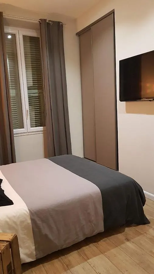 Chambres Supérieures privées, plein centre-ville de Nice - HUBERT