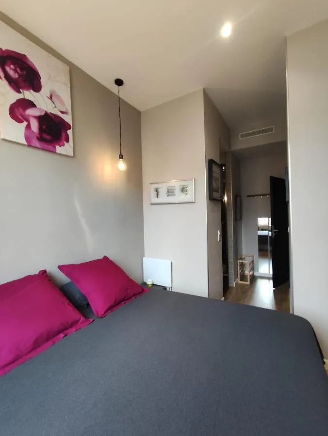 Chambres Superieures Privees, Plein Centre-Ville De Nice - Hubert
