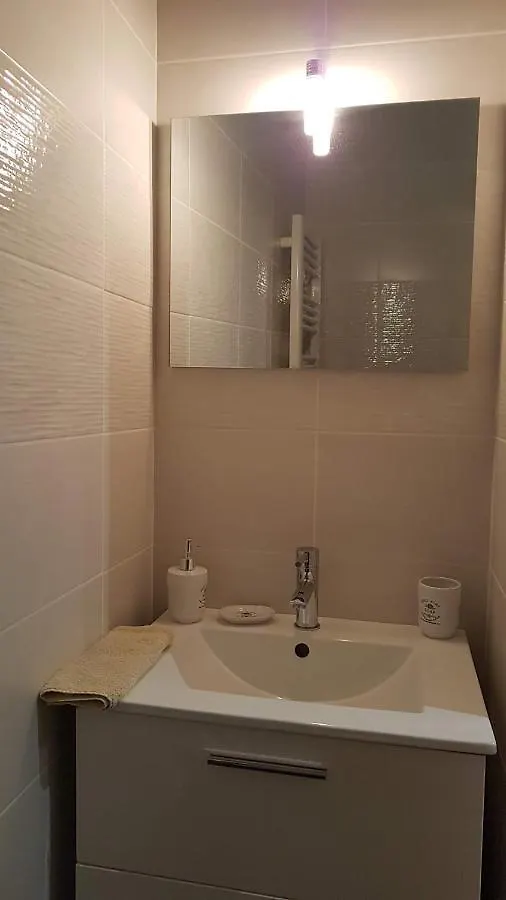 Chambres Superieures Privees, Plein Centre-Ville De Nice - Hubert Δωμάτια σε οικογενειακή κατοικία