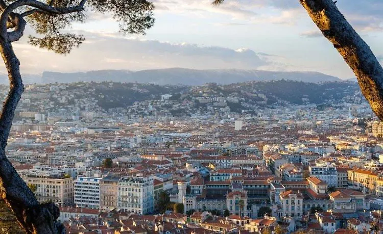 Chambres Superieures Privees, Plein Centre-Ville De Nice - Hubert